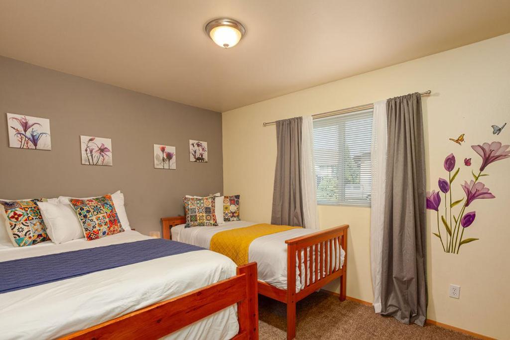 Walk To Downtown Leavenworth * Sleeps 6 + Pets * Ground Level Gem! Apartment Exterior photo