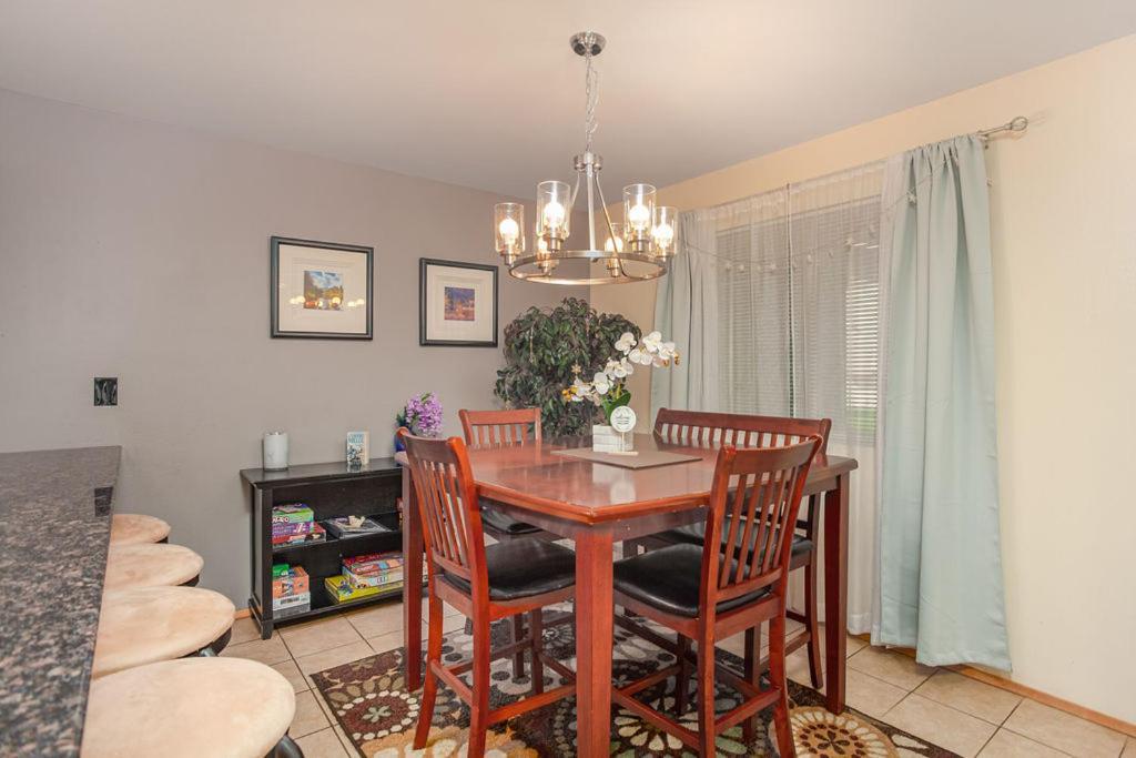 Walk To Downtown Leavenworth * Sleeps 6 + Pets * Ground Level Gem! Apartment Exterior photo