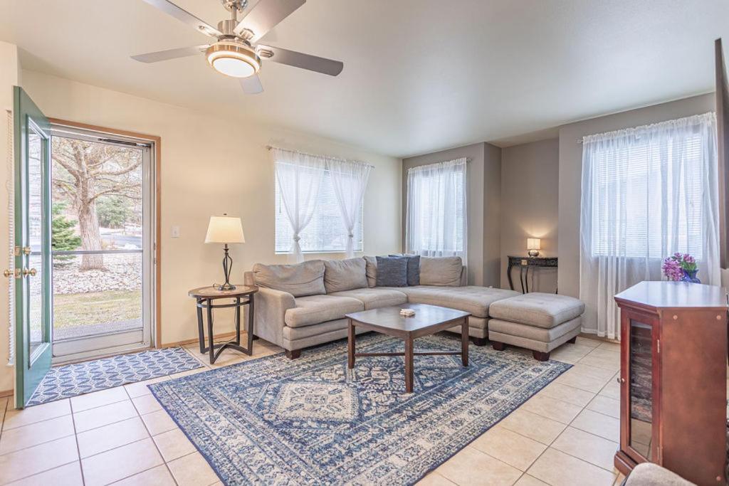 Walk To Downtown Leavenworth * Sleeps 6 + Pets * Ground Level Gem! Apartment Exterior photo